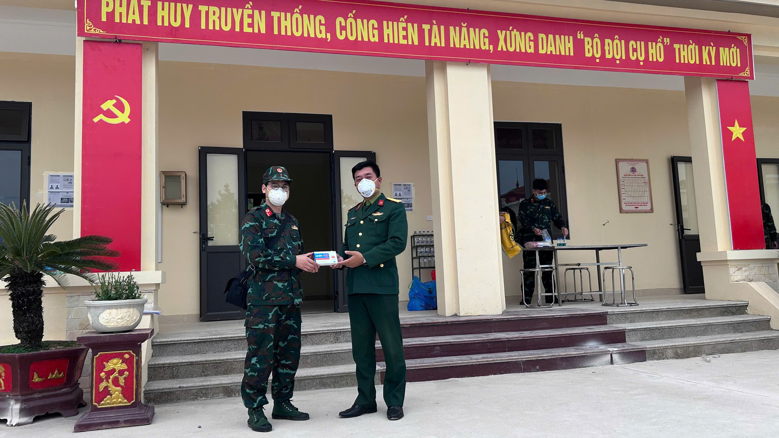 Bệnh viện Quân y 7 phối hợp xử lý ổ dịch não mô cầu tại Lữ đoàn 242