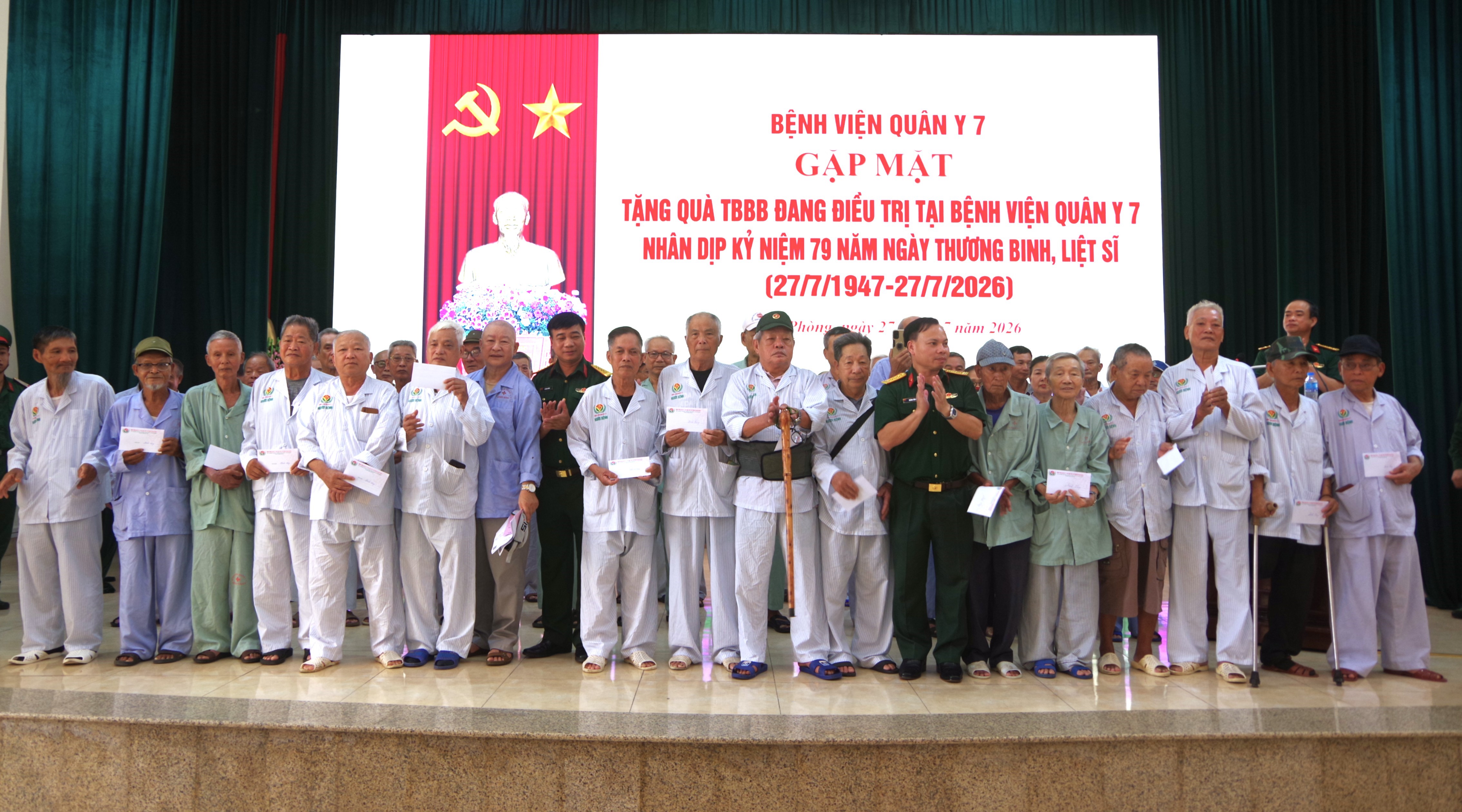 Bệnh viện quân y 7 gặp mặt tặng quà thương binh, bệnh binh, gia đình chính sách đang điều trị tại bệnh viện nhân dịp 79 năm ngày thương binh - liệt sĩ